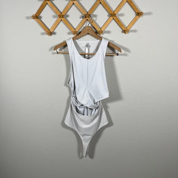 Victoria Sport Twist Front Open Back Bodysuit Size Large - Picture 5 of 11